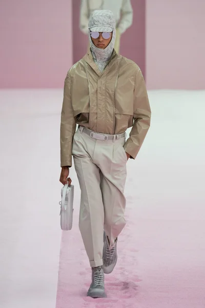 Look 29